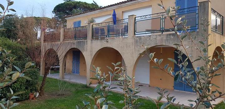 Application d'enduits sur façade maison Var